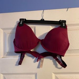Victoria’s Secret t-shirt bra